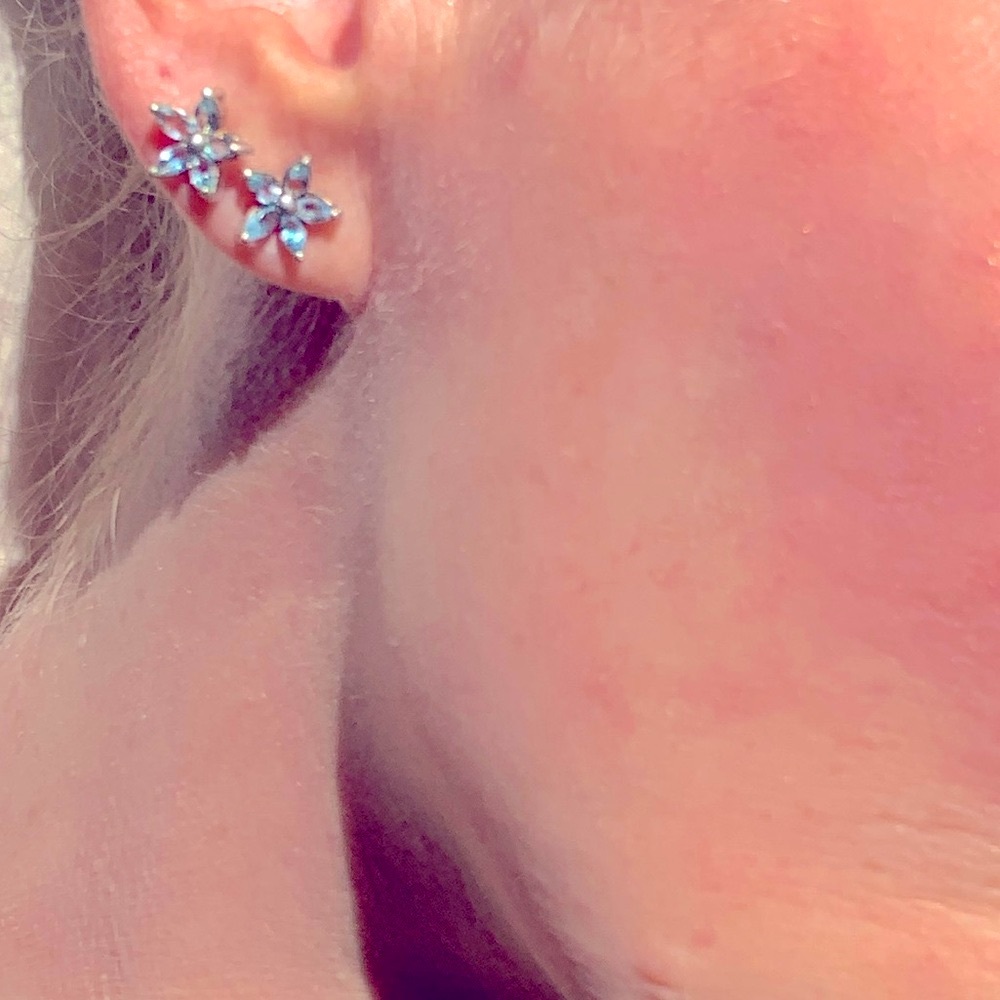 Estate. Vintage Sky Blue Topaz Flower Earrings. Sterling Silver❄️❄️